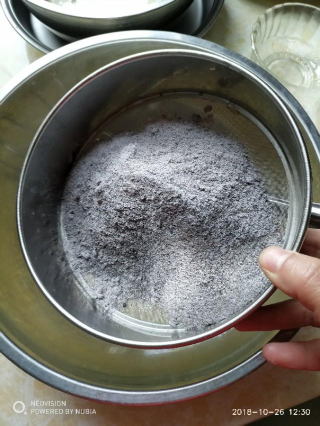 黑色糯米糕怎么做，黑米糕这样做又香又糯