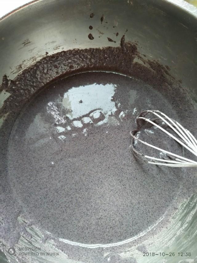 黑色糯米糕怎么做，黑米糕这样做又香又糯