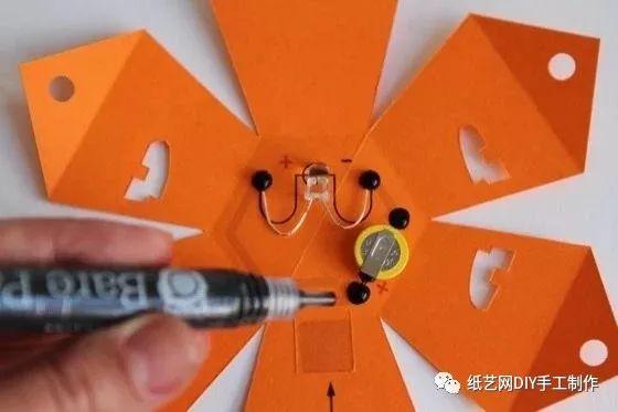 万圣节南瓜面具怎么做，万圣节南瓜面具怎么做小视频（教你用理工男的知识）