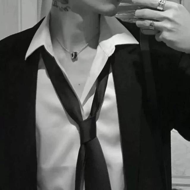 万箭穿心痛不痛，微信头像，万箭穿心痛不痛（男生头像‖我不怕万箭穿心）