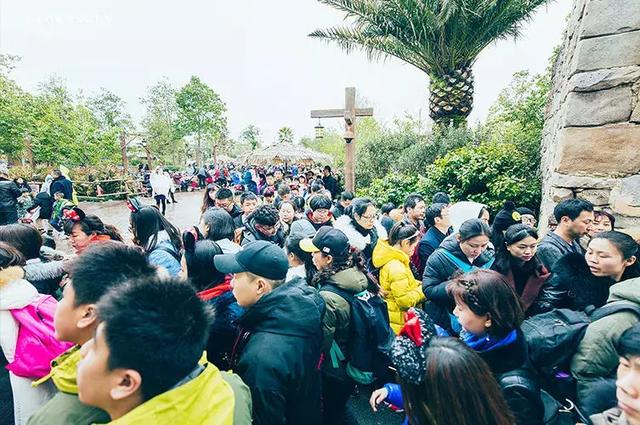 上海的迪士尼是怎么样的，还得你自己带娃去了才知道