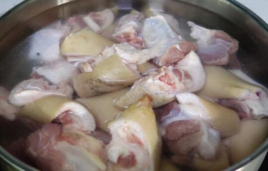 圖片[4]-【百合無花果豬蹄湯】做法步驟圖 滿滿膠原蛋白 越喝越年輕-起舞食譜網