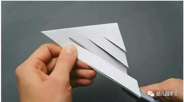 雪花剪纸教程，雪花剪纸教程图解（最全最详细的幼儿园手工剪纸雪花大全）