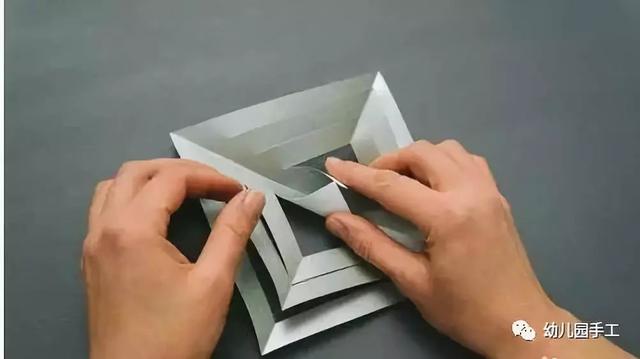 雪花剪纸教程，雪花剪纸教程图解（最全最详细的幼儿园手工剪纸雪花大全）