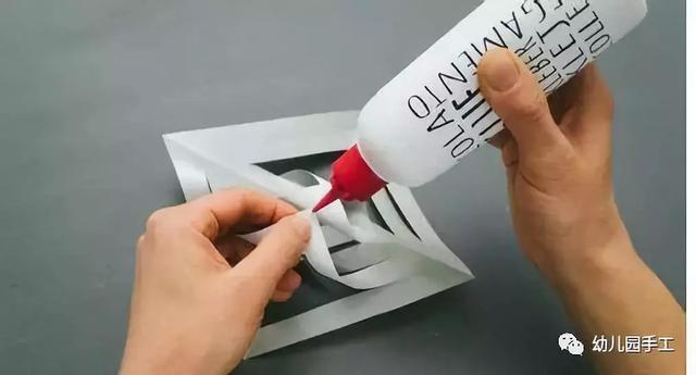 雪花剪纸教程，雪花剪纸教程图解（最全最详细的幼儿园手工剪纸雪花大全）