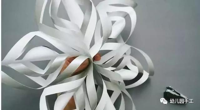 雪花剪纸教程，雪花剪纸教程图解（最全最详细的幼儿园手工剪纸雪花大全）