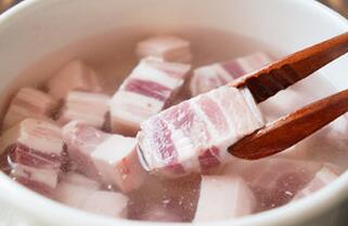 圖片[3]-【板栗紅燒肉】做法步驟圖 香糯有嚼勁 簡單易做-起舞食譜網