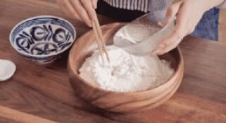 图片[2]-【油泼面】做法步骤图 宝贝超爱吃 隔三差五做一次！-起舞食谱网