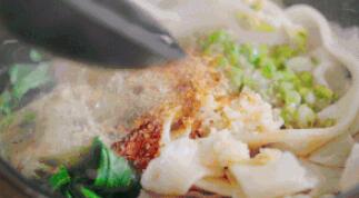 图片[11]-【油泼面】做法步骤图 宝贝超爱吃 隔三差五做一次！-起舞食谱网