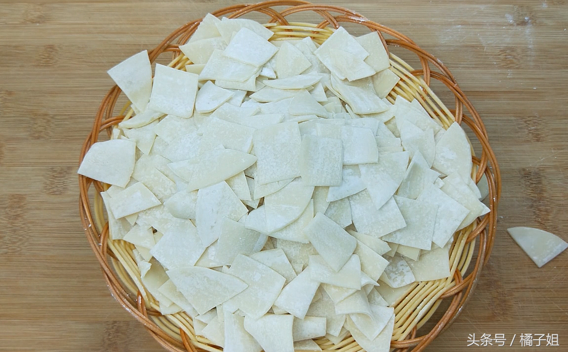 圖片[5]-【炸餃子皮】做法步驟圖 孩子的最?lèi)?ài) 做法也很簡(jiǎn)單-起舞食譜網(wǎng)