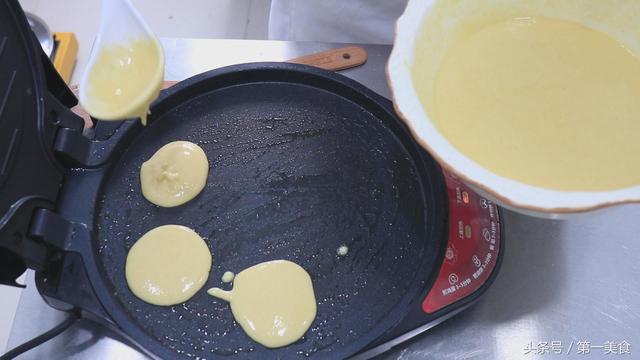 玉米面饼子怎么做的又松又软，面点师分享技巧