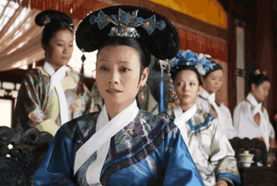 溥仪最后的一代太妃，她却多住半个月带走20亿