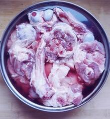 图片[2]-【酱大骨】做法步骤图 再吸髓 一根顶10盒牛奶-起舞食谱网