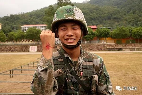 部队里新兵连的训练内容，武警部队新兵连训练内容（新兵第一阶段考核全面展开）