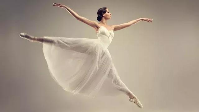 学校介绍/美国基洛夫芭蕾舞学院坐落在华盛顿,它为7到12岁的孩子坦