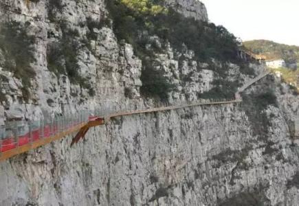 河南云台山玻璃栈道高度，带你体验河南玻璃栈道