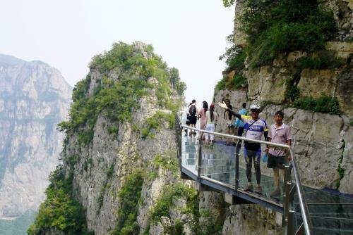 河南云台山玻璃栈道高度，带你体验河南玻璃栈道