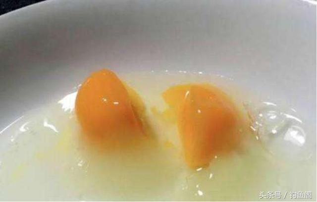 儿童钓鱼怎么上鱼饵，小孩钓鱼怎么钓（野钓别再花钱买小药了）