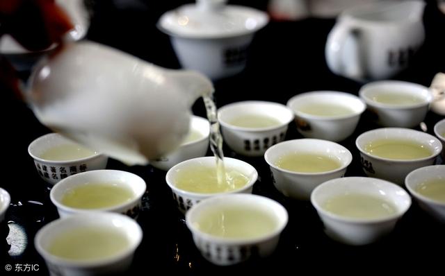 孕妇能喝铁观音茶吗，孕妇能喝铁观音吗（孕妇可以喝茶但不是所有的茶都适合孕妇）