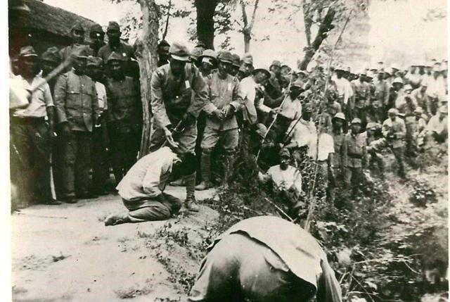 日军残忍暴行:日军屠杀把人吓疯,日本兵喂疯子粪便把人折磨致死
