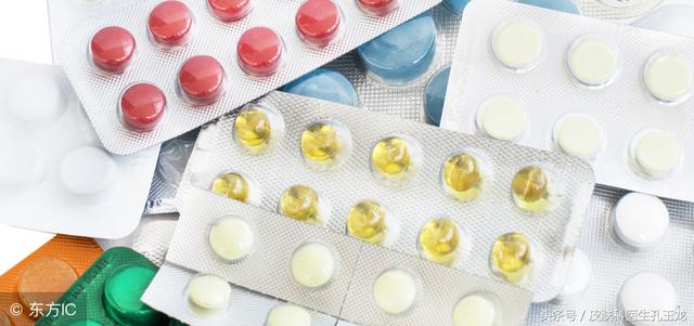 嘴唇上长疱疹图片，嘴唇长疱疹怎么治疗（嘴唇上火的真相——单纯疱疹）