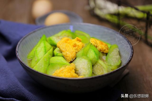 鸡蛋怎么炒好吃，鸡蛋怎么炒好吃又简单（鸡蛋的10种炒法）