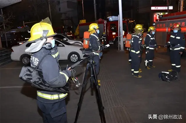 锦州第一大道，锦州市消防救援支队开展应急宣传实战拉动演练