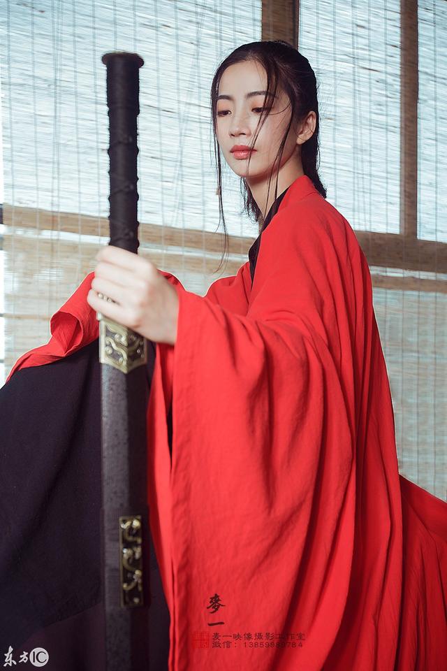 安能辨我是雄雌，安能辨我是雄雌是什么意思（安能辨我是雄雌）