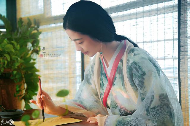 安能辨我是雄雌，安能辨我是雄雌是什么意思（安能辨我是雄雌）