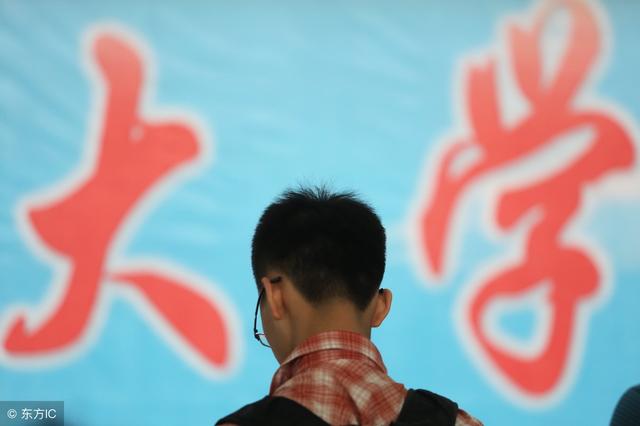 南艺学费一年多少，南艺一年学费多少（艺术院校专业及学费汇总）