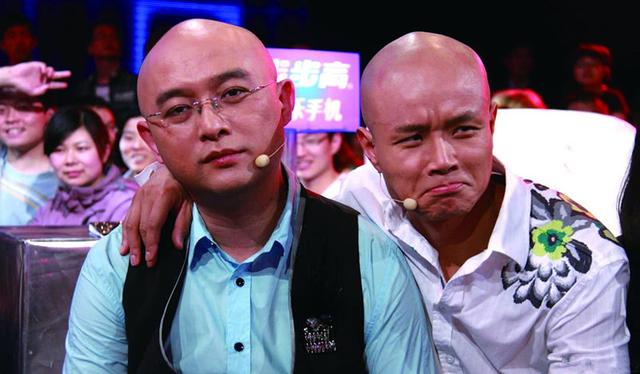 乐嘉回应强吻谢娜事件，他感情坎坷，一共有三段婚姻，三个孩子