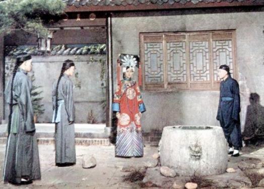 为什么不能看珍妃井，去故宫的十大忌讳（连一个小孩都掉不进去）