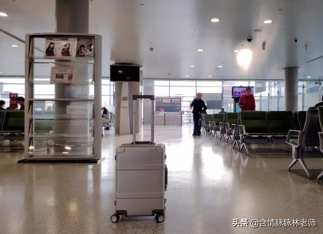 行李箱20寸有多大，行李箱26寸有多大（我们过国货90分金属登机箱使用心得。）