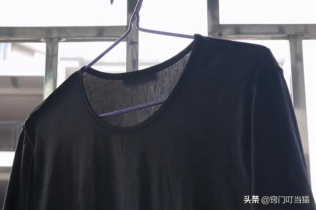 衣服褪色怎么处理，教你一个“土方法”