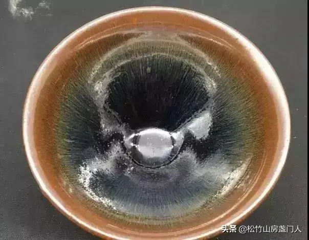 建盏怎么养，建盏怎么养彩（掌握三招轻松养出七彩建盏的秘诀）