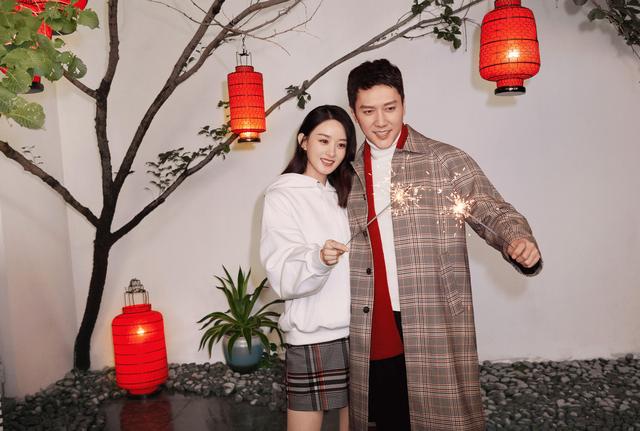 赵丽颖前夫冯绍峰的劲爆情史，和为他做主的女人们