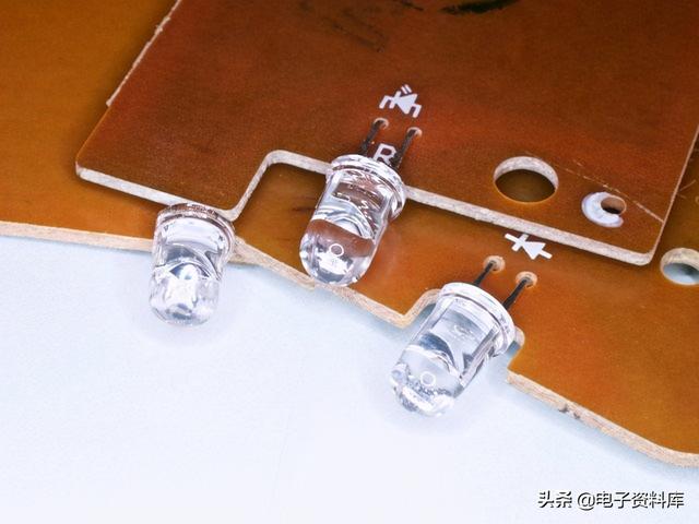 海信电视机遥控器，海信电视的智能遥控器怎么用（电视遥控器）