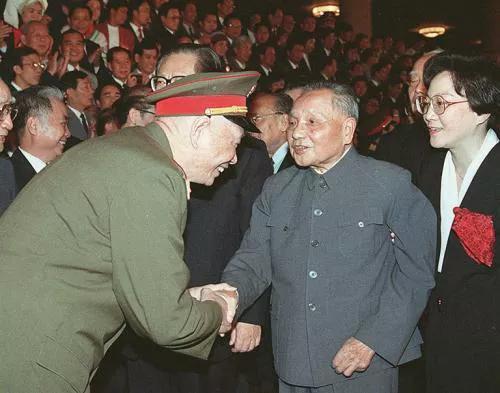 张震怎么死的，邓小平：比我小10岁（张震讲故事死了是真的吗）