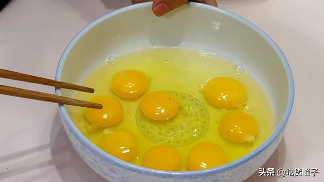 鸡蛋炸酱怎么做，如何做鸡蛋炸酱（教你鸡蛋酱的家常做法）