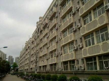 中南财经政法大学首义校区，中南财经政法大学首义校区地下为什么会有雷（藏有15组不为人知的“密码”）