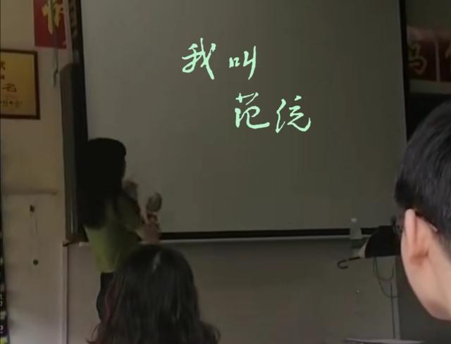 大学开学自我介绍，大学开学自我介绍简短（来一波：大家好）