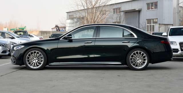 奔驰c和e的区别，奔驰c系和e系的区别（一招教你认出奔驰是什么级别）