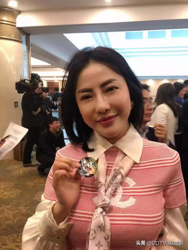 耙耳朵四川话是什么意思，耙耳朵四川话是什么意思的意思（坐拥千万粉丝的非洲兄弟真心安利）