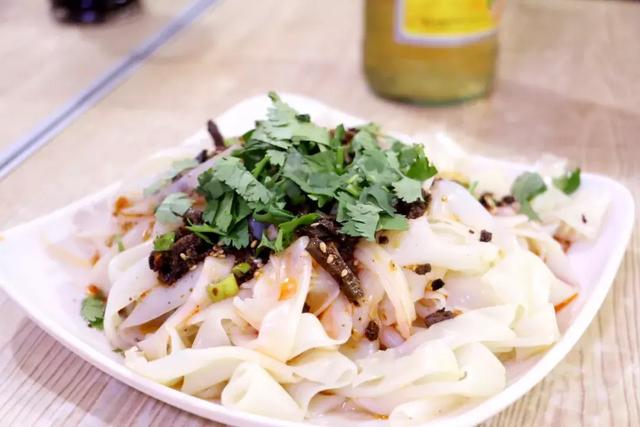 定边牛筋面汁的做法，牛筋面调料汁怎么做（承载了很多陕北人的乡愁）