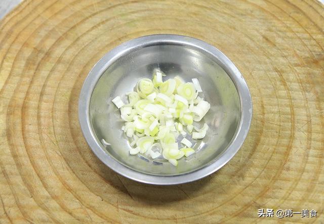 炒虾仁怎么炒好吃，冬瓜炒虾仁怎么炒好吃（厨师长做虾仁炒鸡蛋）