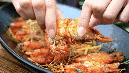 新鲜槟榔怎么吃，新鲜槟榔怎么吃好吃（jio颗槟榔直个飘”阿华大虾来收味）