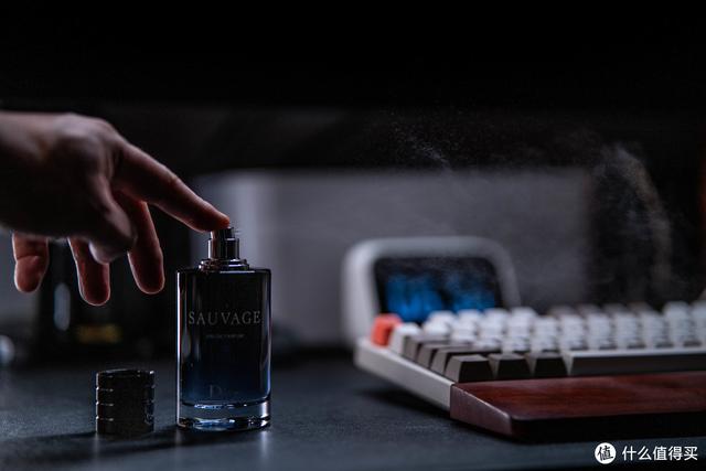 馥奇香调是什么味道，馥奇香调和木质香调的区别（夏天如何让女生想靠近你）