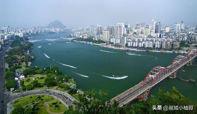 柳州工学院是几本，柳州工学院是985大学还是211大学（柳州市计划改变高等教育薄弱的现状）