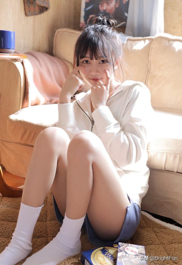 可爱美女，美女可爱（治愈系美女清纯可爱甜美优雅写真图片）