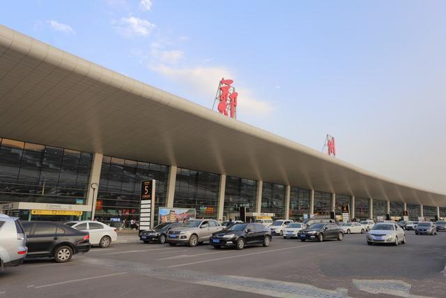 香港國際機場,上海浦東國際機場,廣州白雲國際機場,成都雙流國際機場